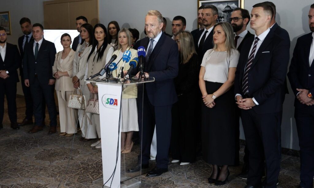 Iz SDA upozoravaju: “Visoki predstavnik s punim ovlastima nikada nije bio potrebniji”