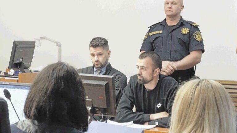 Sarajkić s advokatom Ibrišimovićem. Avaz