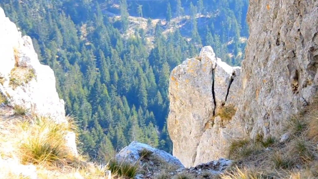 Tragedija na Romaniji: Poginuo muškarac nakon pada sa stijene