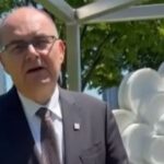 Šmit poslao oproštajnu poruku pored Cvijeta Srebrenice: “Ovo nije zbogom, vidjet ćemo se ponovo”