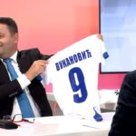 Hurtić poklonio Vukanoviću dres reprezentacije BiH: “Imaš li ijednog prijatelja? Koga god znaš, ti se posvađaš!”