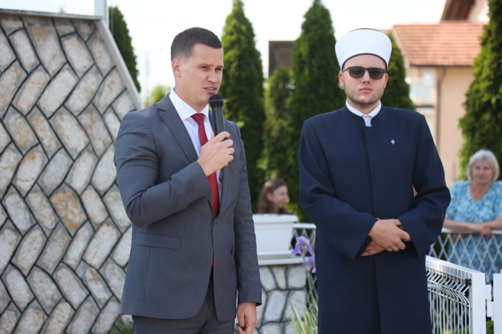 Premijer Halilagić prisustvovao obilježavanju „Majskih dana otpora“ u Lukavcu