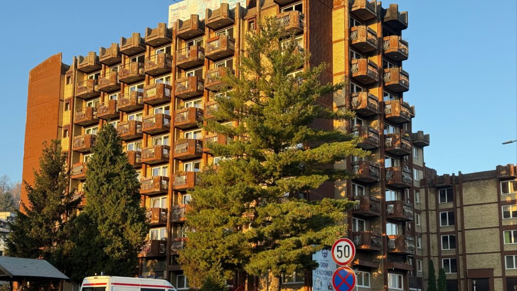 Novi javni konkurs za direktora JU Dom penzionera Tuzla nakon poništenja prethodnog oglasa