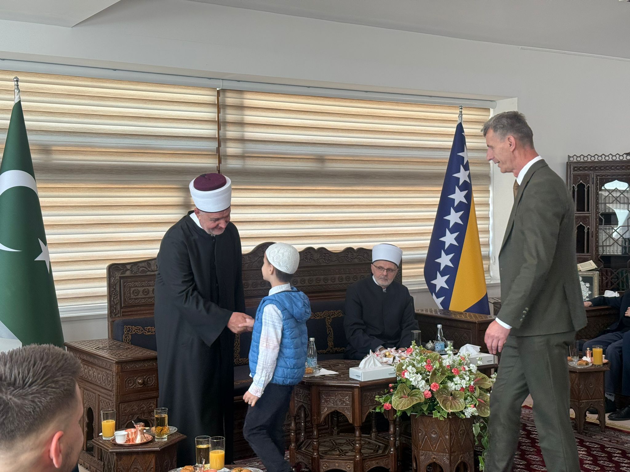Bajramsko čestitanje kod reisa Kavazovića: Tradicionalna kafa i druženje
