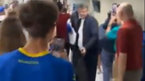 Velike ovacije za Zmajeve. FOTO: Screenshot