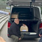 Tužni prizori: Dino Bešlić nijemo grli tabut svoje majke Sejde