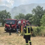 Požar na Uborku ne jenjava, počela evakuacija mještana