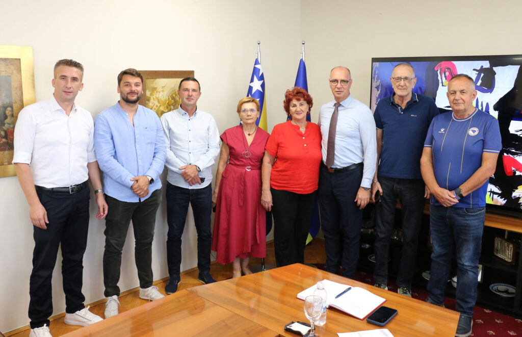 Gradonačelnik Lugavić razgovarao s predstavnicima Mjesne zajednice Slavinovići