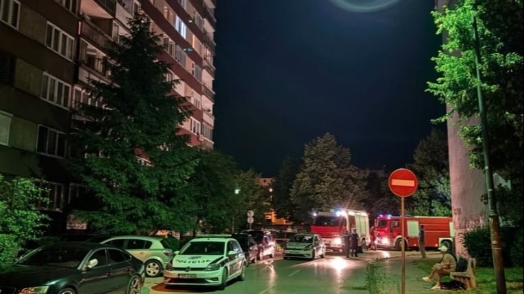 Intervencija policije i vatrogasaca. Čitatelj / Radio Sarajevo