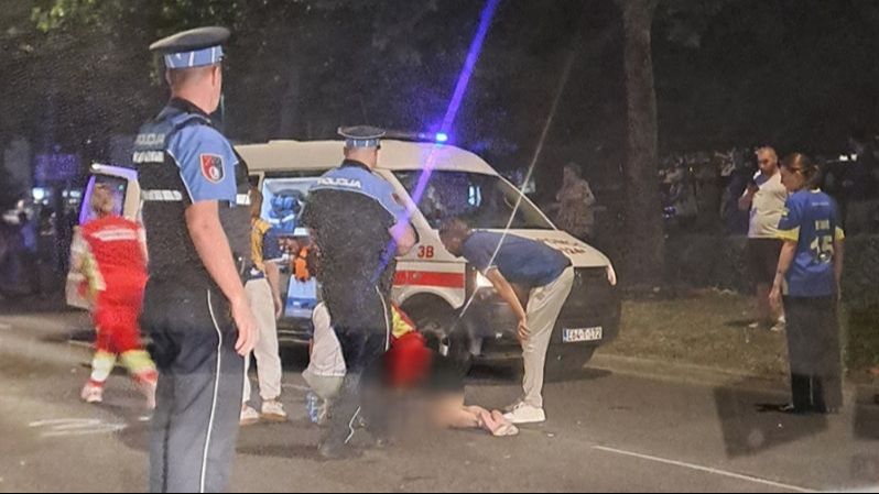 Dvadesetjednogodišnji mladić zadobio je teške povrede opasne po život nakon pada s krova automobila u pokretu i nalazi se na bolničkom liječenju. Foto: Crna hronika