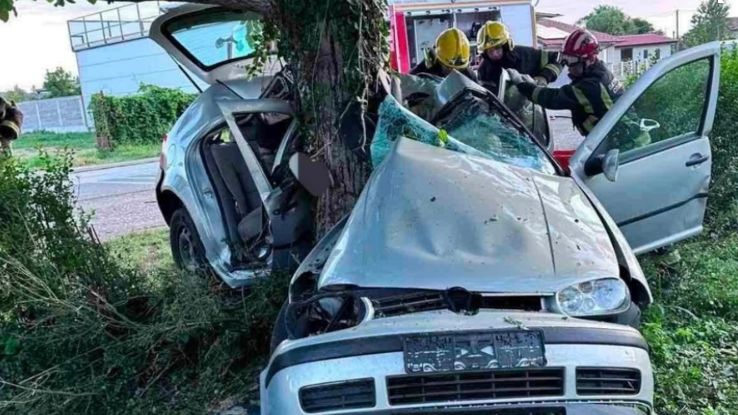 Teška nesreća kod Loznice: Dvojica mladića poginula nakon slijetanja s ceste