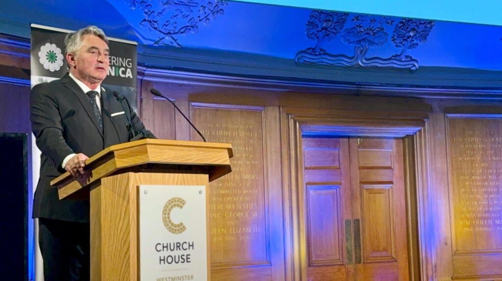 Komšić u Londonu: Genocidom su htjeli izbrisati Bošnjake i njihov identitet, nisu uspjeli