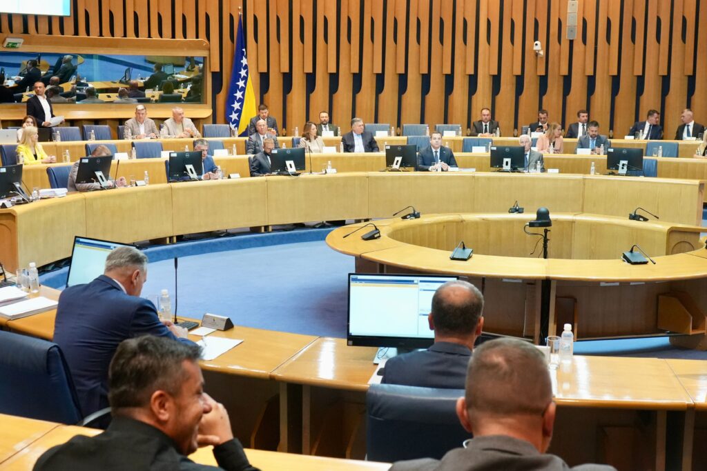 Usvojen budžet od 1,58 milijardi KM sa sedam mjeseci kašnjenja