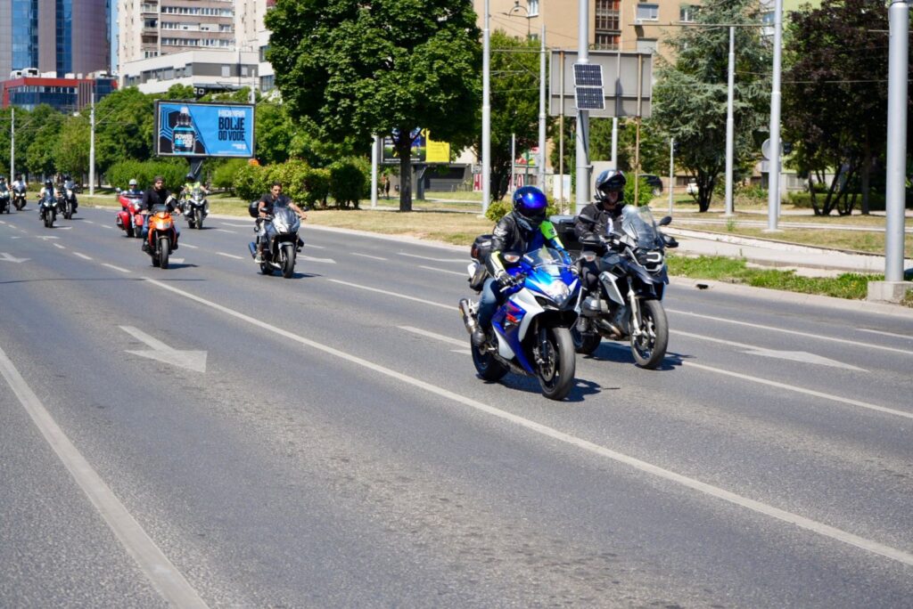 Motociklisti iz BiH i svijeta prodefilovali Sarajevom na putu za Potočare