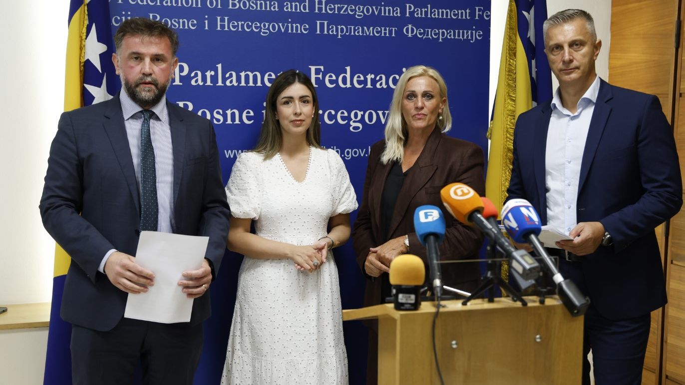Poslanici DF-a: Proces je duboko kompomitiran. Fena