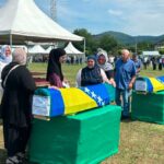 Konačni smiraj nakon tri decenije: Klanjana kolektivna dženaza za pet žrtava iz Prijedora