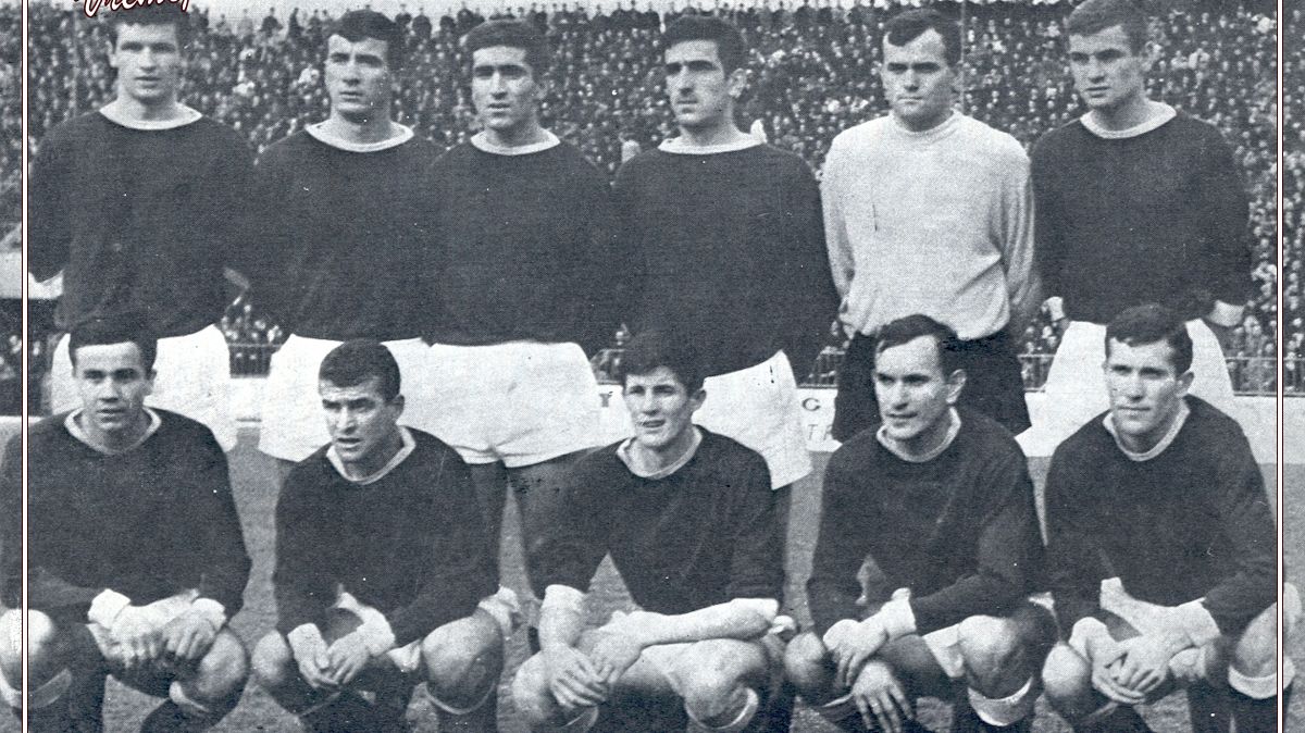 Šampionski tim Sarajeva: Stoje: Prljača, Jesenković, Bajić, Muzurović, Sirćo i Fazlagić; Čuče: Prodanović, Šiljkut, Musemić, Blažević i Antić. Bordovremeplov.ba