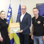 Predstavnici Oldtimer kluba Tuzla uručili zahvalnicu gradonačelniku Lugaviću