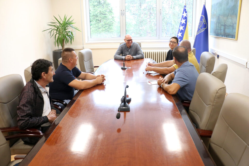 Gradonačelnik Lugavić ugostio predstavnike mjesnih zajednica Mramor, Dobrnja, Dragunja i Ljepunice