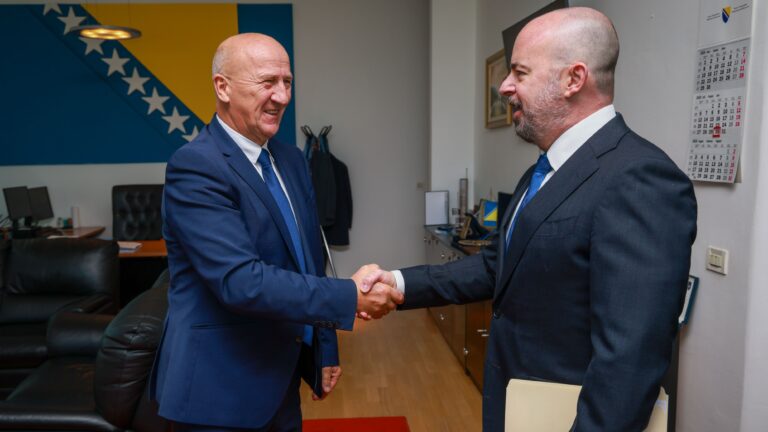 Ivica Bošnjak i Džon Ginkel. Ambasada SAD