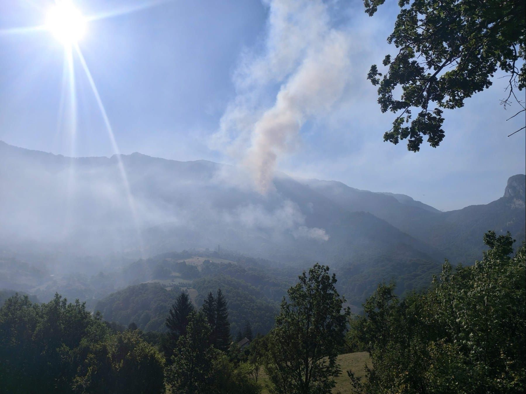 Požarišna zona se nadgleda. Avaz