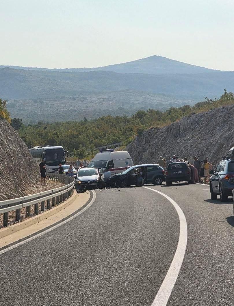 Ne zna se broj povrijeđenih. Čitatelj