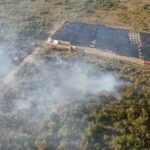 Gori kod Čitluka: Požar se proširio na solarnu elektranu, vatrogasci na terenu