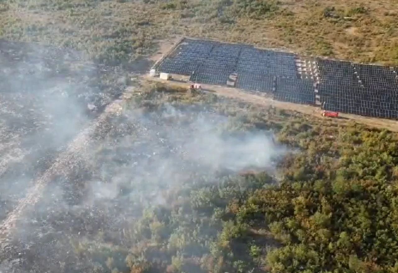 Vatra kod Čitluka stigla do solarnih panela. Bljesakinfo