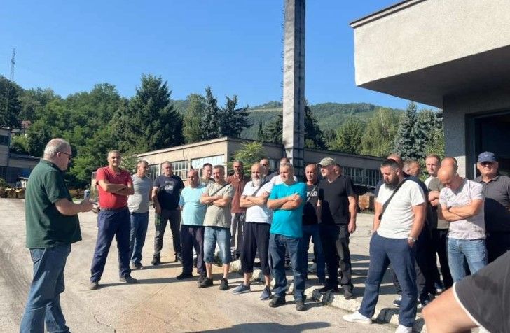 Zenički rudari sedmu noć prenoćili u jami Raspotočje. Fena