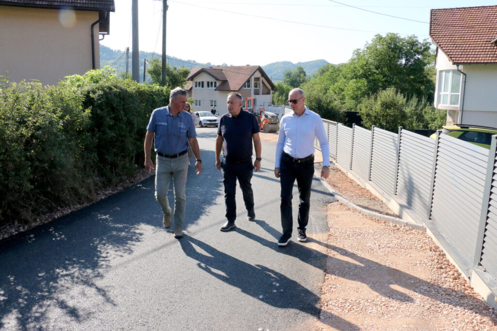 U Mjesnoj zajednici Solina završen projekat asfaltiranja puta