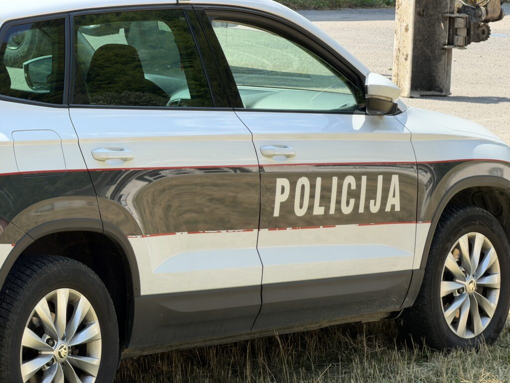 Tuzlanska policija rasvijetlila krađe u trgovinama: Tri osobe osumnjičene za više krivičnih djela