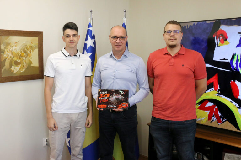 Predstavnici „Mladih za Sport“ zahvalili gradonačelniku Lugaviću na podršci