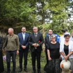 Bećirović odao počast nevinim žrtvama na Korićanskim stijenama