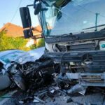Teška nesreća kod Kalesije: Sudarili se automobil i kamion, tri osobe povrijeđene