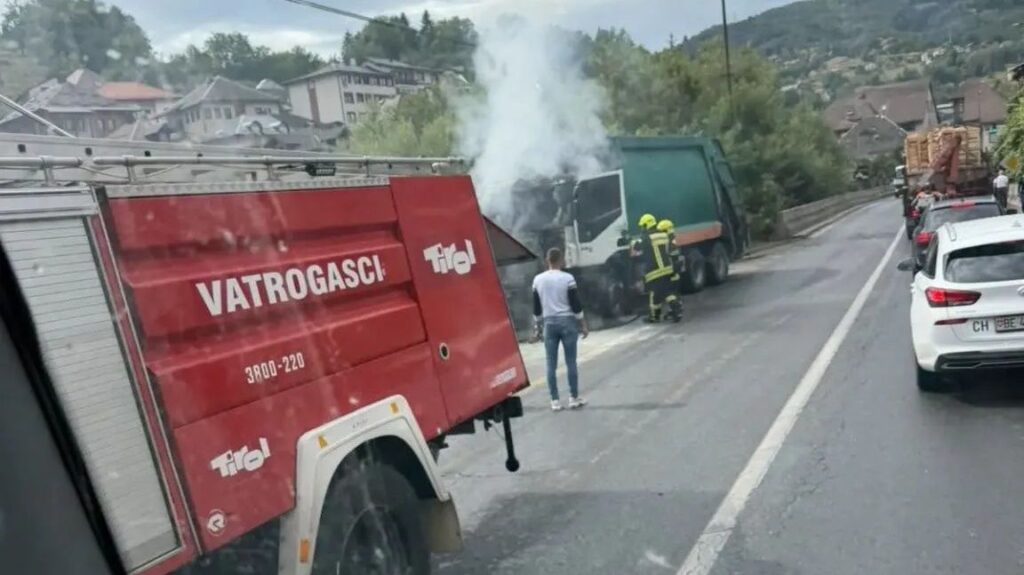 Drama u Travniku: Planula vatra na kamionu za odvoz otpada