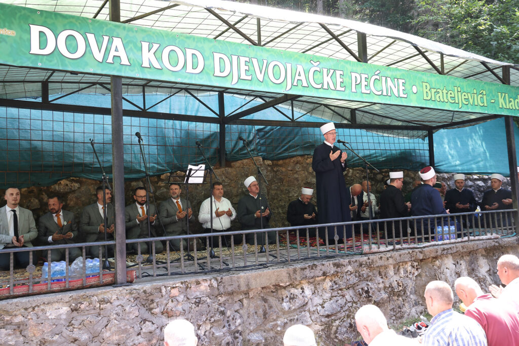 Djevojačka pećina okupila brojne vjernike: Dovišta potvrđuju vjeru, zajedništvo i vezu s domovinom