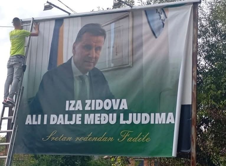 “Iza zidova, ali i dalje među ljudima”: Gradonačelnik Gradačca čestitao rođendan Fadilu Novaliću bilbordom