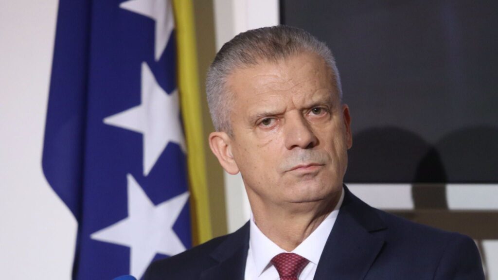 Radončić: Zabraniti ulazak u EU na pet godina za zvaničnike koji budu prisustvovali sahrani zločinca Mladića i veličali njegov lik
