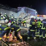 Kamiondžija iz BiH izletio s ceste u Austriji: Prevrnula se prikolica sa 700 kokoši, intervenisalo 60 vatrogasaca