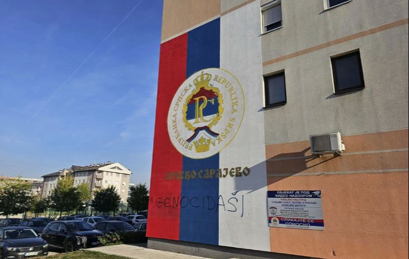 Uhapšen osumnjičeni za oštećenje murala sa zastavom RS u Istočnom Novom Sarajevu: Lociran uz pomoć MUP-a KS