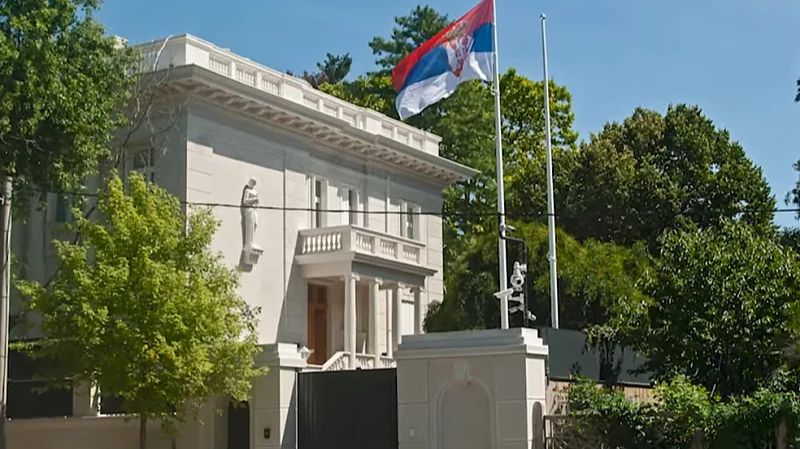 Vučić, Brnabić i Nikolić mogli bi ostati bez luksuznih državnih vila