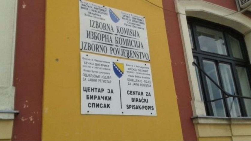 Brčko: Nedostaju listići. Facebook