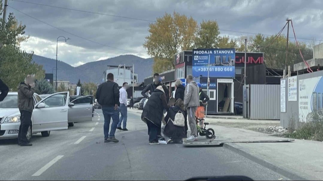 Pala konstrukcija na dijete i ženu. Avaz