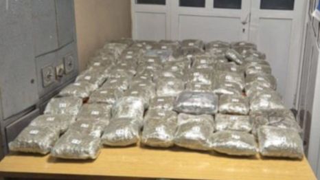 Policija zaustavila kamion: Pronađena 62 pakovanja marihuane. Uprava policije CG