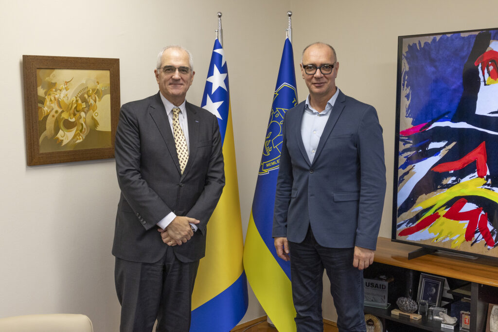Gradonačelnik Tuzle ugostio šefa Misije OSCE-a u BiH, ambasadora Richarda Holtzapplea