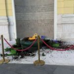 Vandali uništili prostor Vječne vatre u Sarajevu: Iščupana stabla i ukrasno grmlje