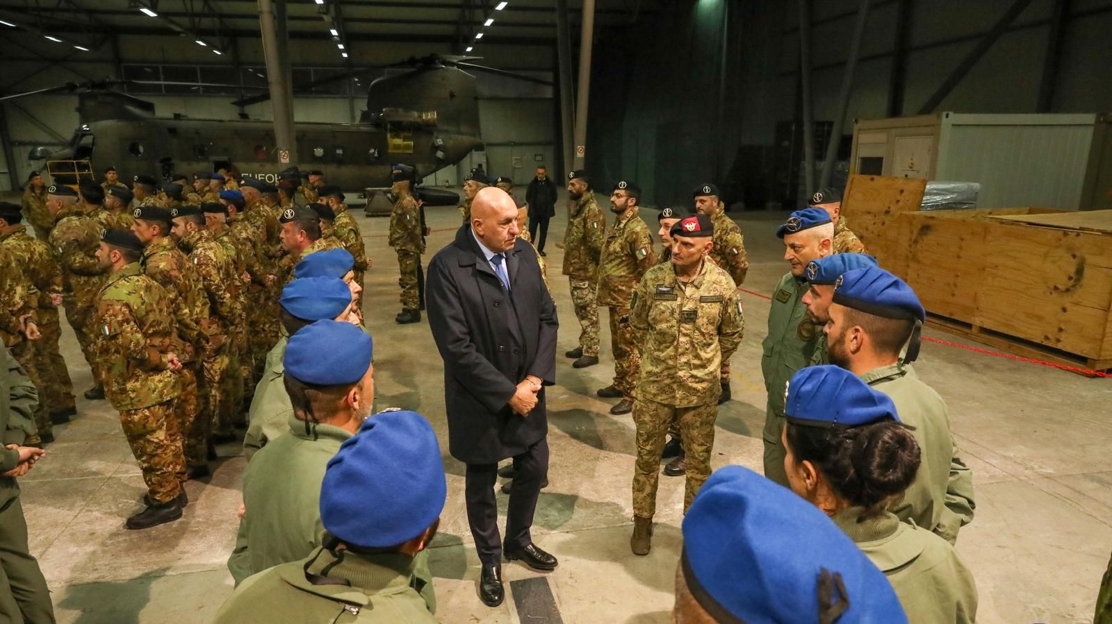 Krozeto u sjedištu EUFOR-a. EUFOR
