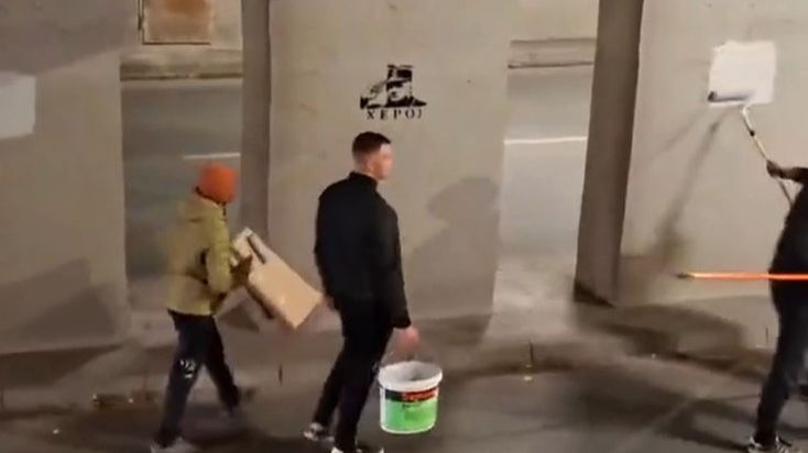 Studenti prefarbali grafite Ratka Mladića i poruke mržnje